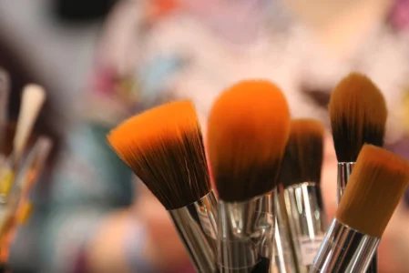 Top Makeup Accessories Every Beauty Lover Needs