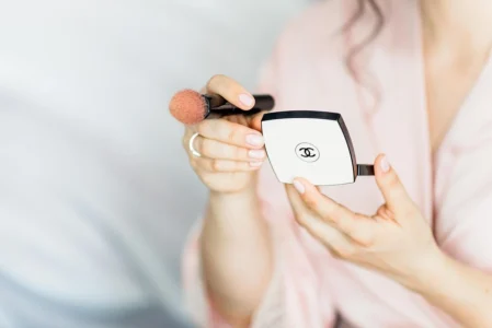 5 Must-Have Makeup Products for Your Summer Beauty Routine